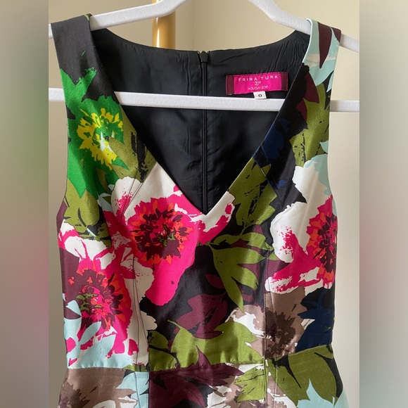 TRINA TURK FLORAL DRESS - 0 - Picture 5 of 8